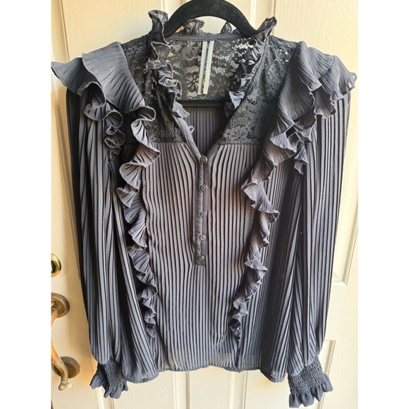 Anthropologie Pleated Ruffled Blouse Size S - Black Lace & Ruffles LIKE NEW - Picture 5 of 7
